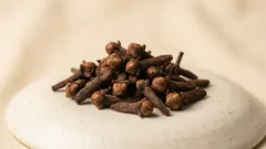 Il chiodo di garofano: una piccola spezia con grandi benefici per l'organismo: come utilizzarlo correttamente